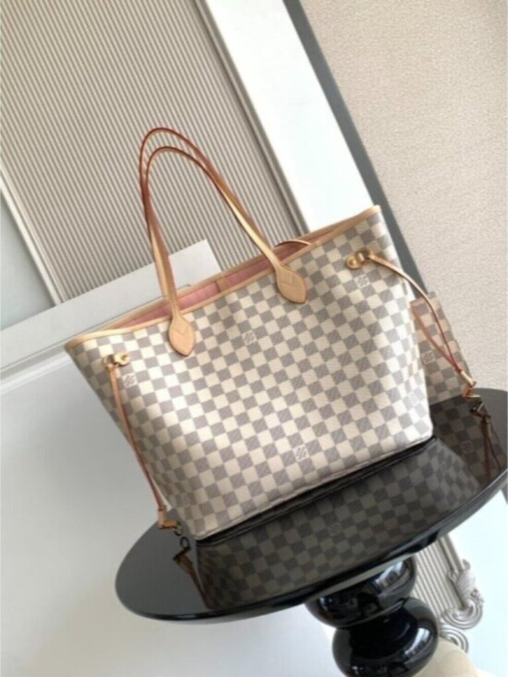 LV Neverfull MM Monogram Tote with Pouch - Picture 3 of 9